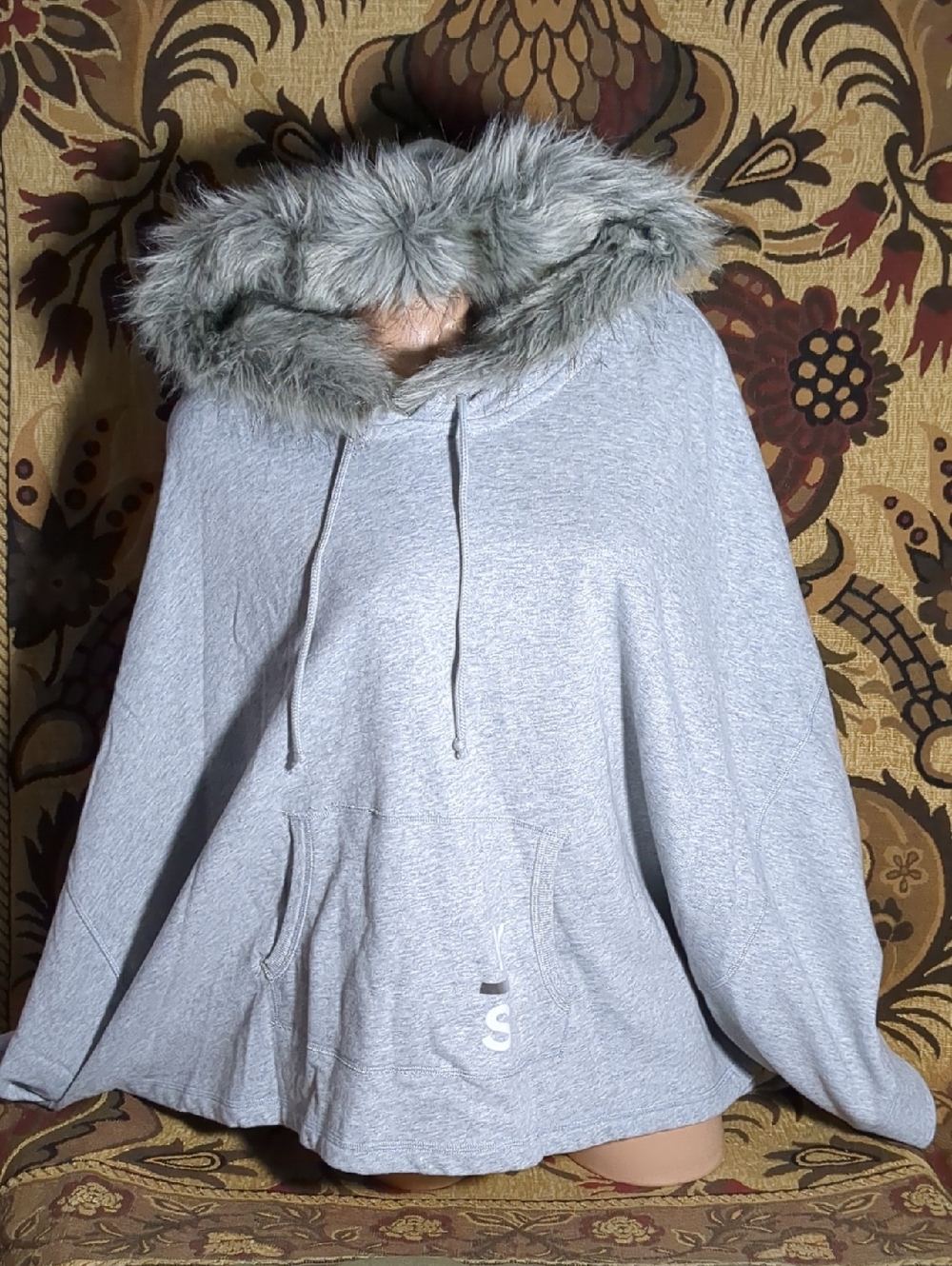 Poncho Victoria's Secret Light Gray Hooded Pullover with Faux Fur Trim